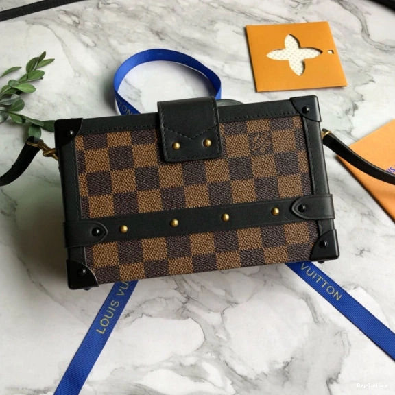 Fake Louis Bags PETITE LOUIS VUITTON MALLE 0824